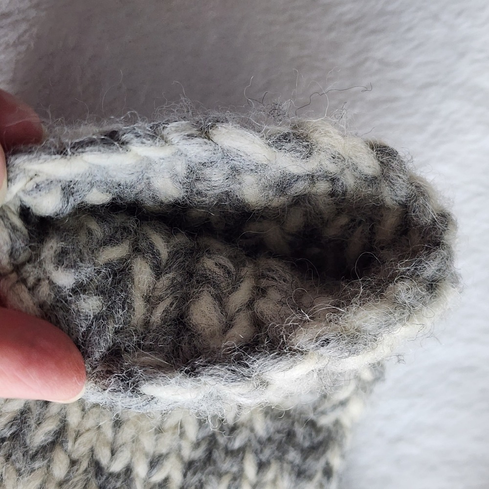 Handmade Wool Mittens Mens Womens Medium Large Grey White Chunky Knit Gloves - Picture 4 of 10